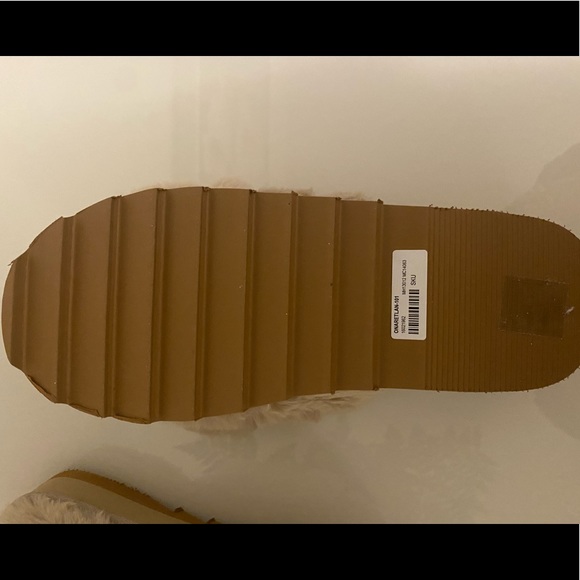 Slippers - Picture 3 of 3